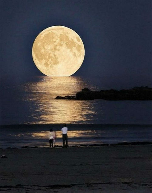 ont moon over water.jpg